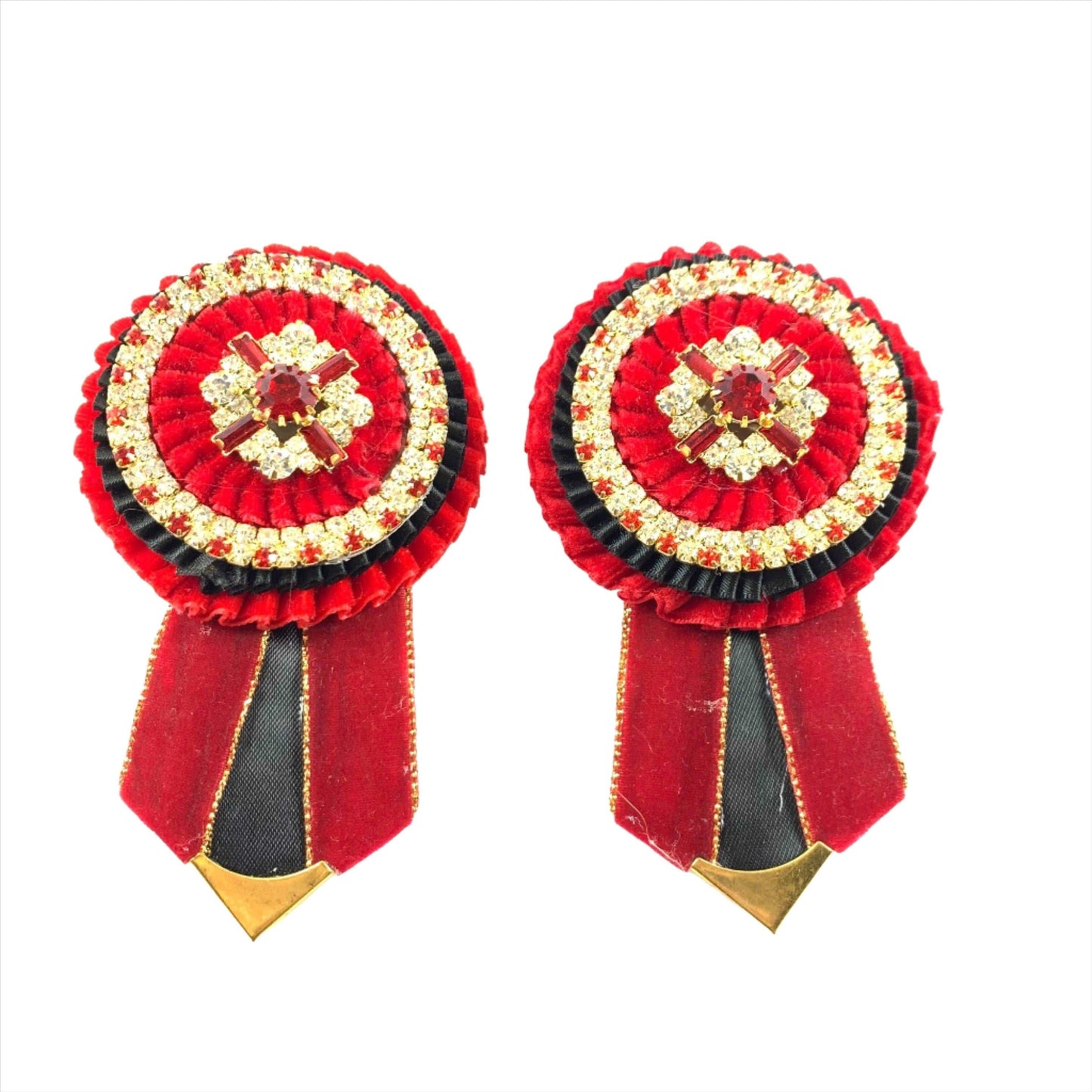 Ruby red rosettes with versatile elements, crafted to elevate the aesthetics and functionality of horse gear in competitive settings