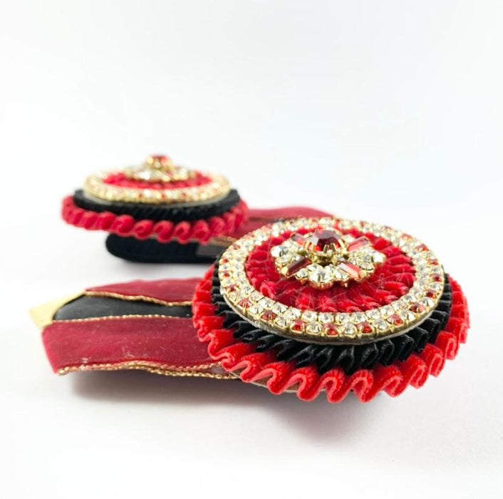 Close Up Red Removable Rosettes - L'Equino Essentials